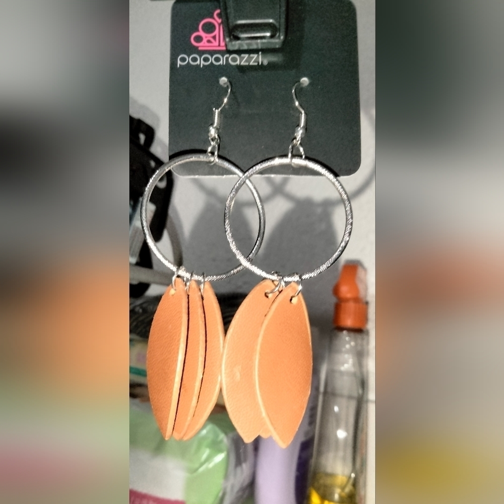 Leather earrings - Picture 3 of 3